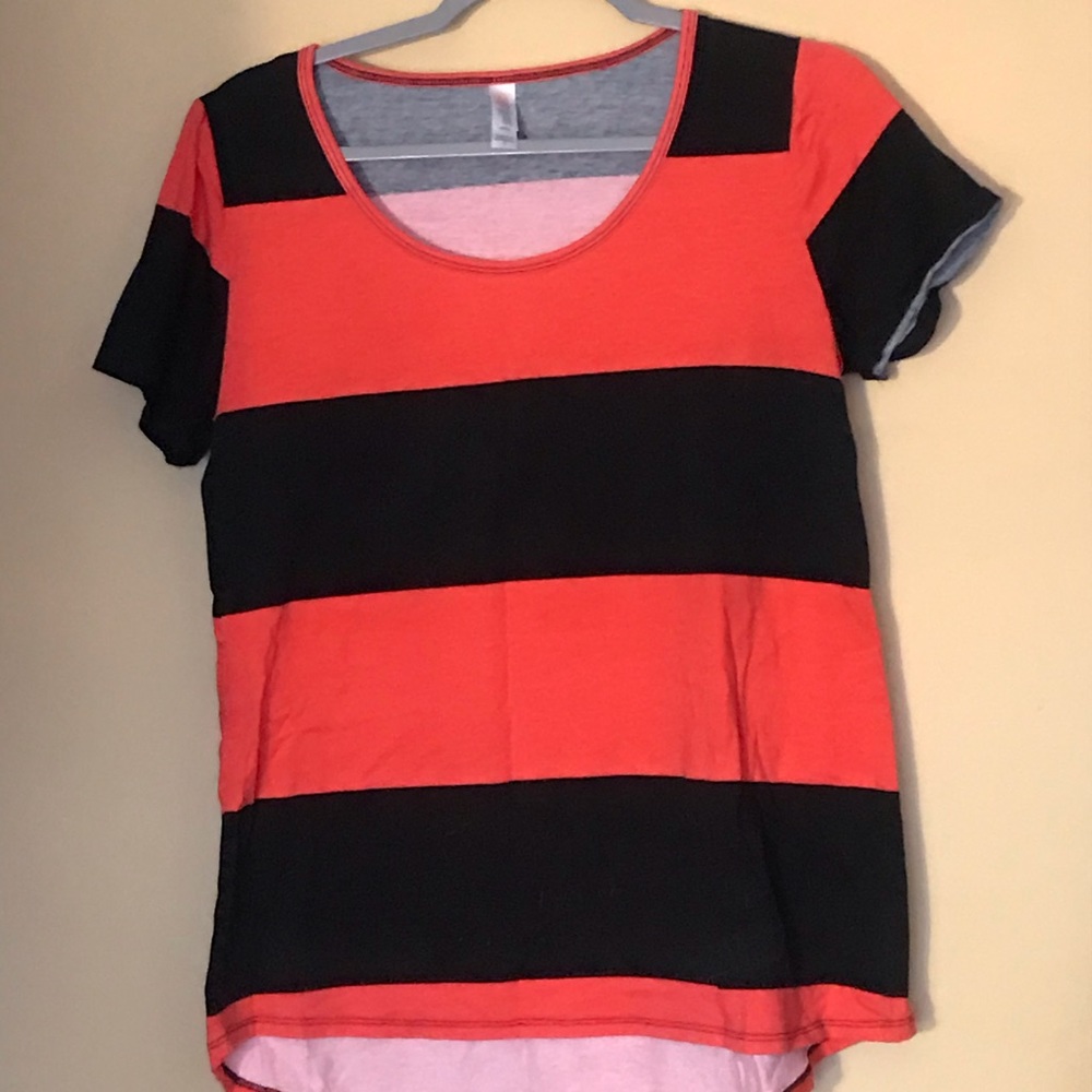 LuLaRoe Classic T S